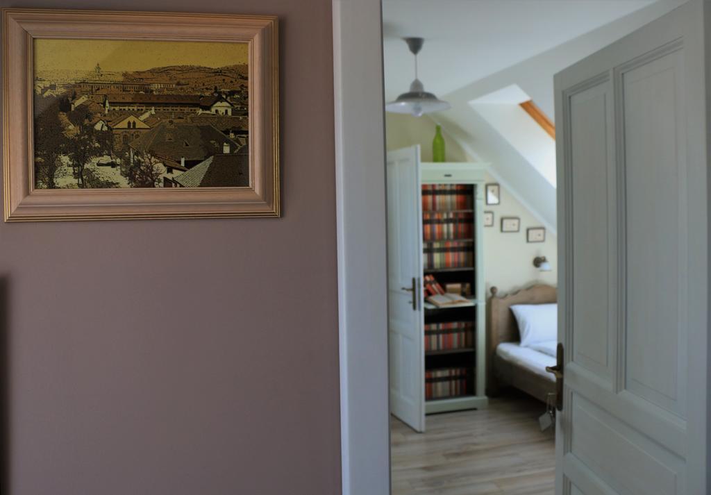 Fogado A Patkolokovacshoz Vendeghaz Szekszard Bed & Breakfast ภายนอก รูปภาพ