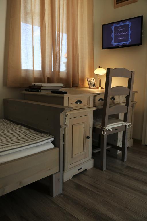 Fogado A Patkolokovacshoz Vendeghaz Szekszard Bed & Breakfast ภายนอก รูปภาพ