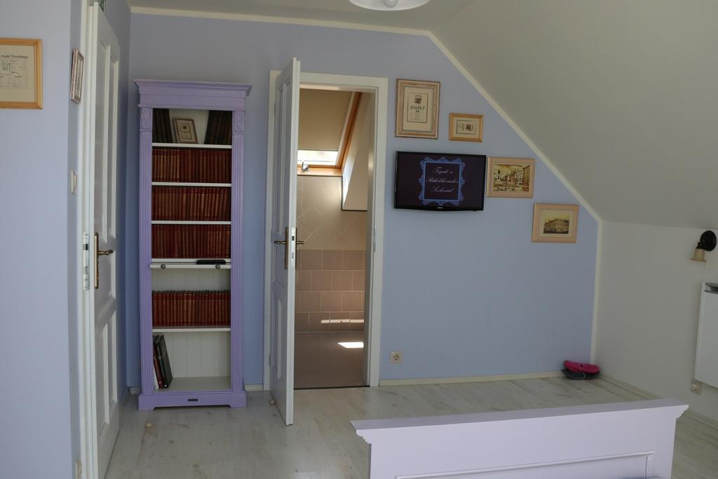 Fogado A Patkolokovacshoz Vendeghaz Szekszard Bed & Breakfast ภายนอก รูปภาพ